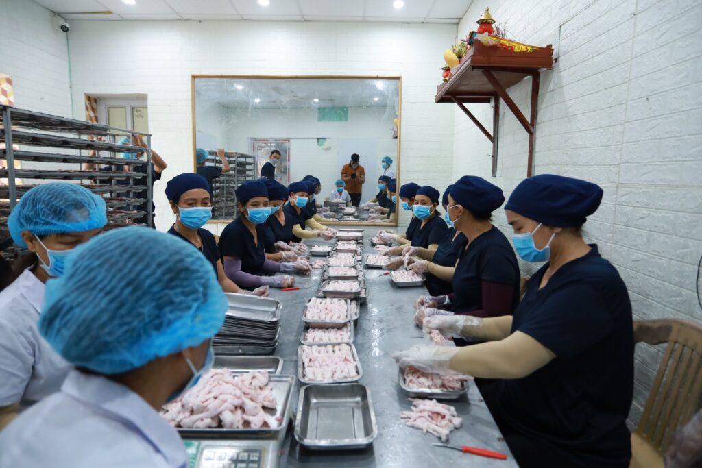 Cơ sở sản xuất chính chân gà rút xương Hưng Thịnh Foods